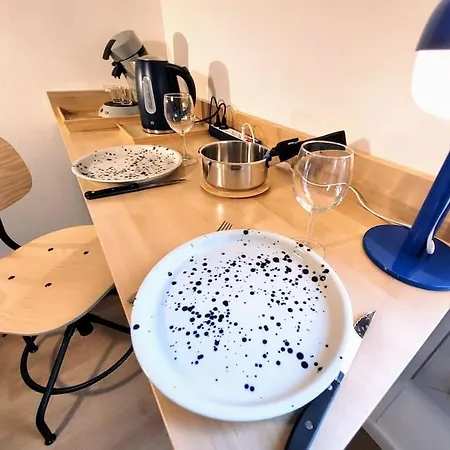 Cosy, Renove, Bien Situe, Parking Prive
