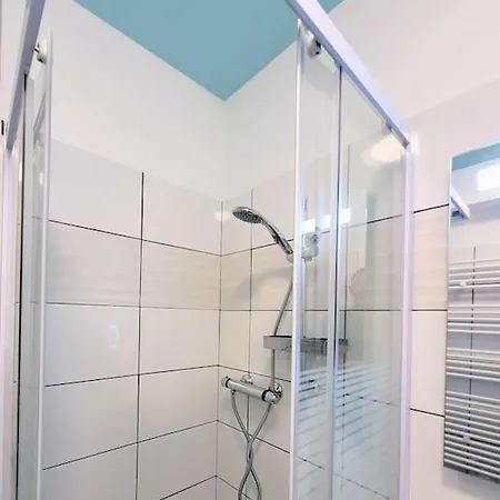 Cosy, Renove, Bien Situe, Parking Prive Apartment *